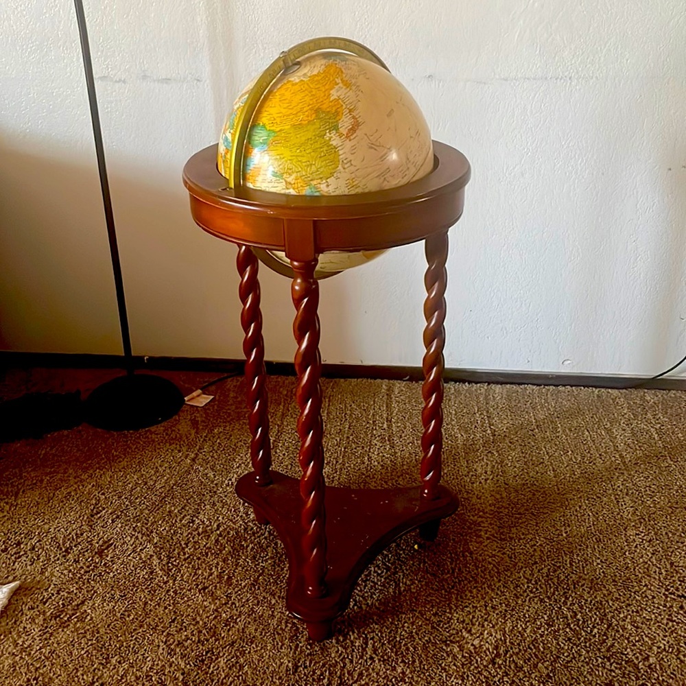 Family globe. Very good condition